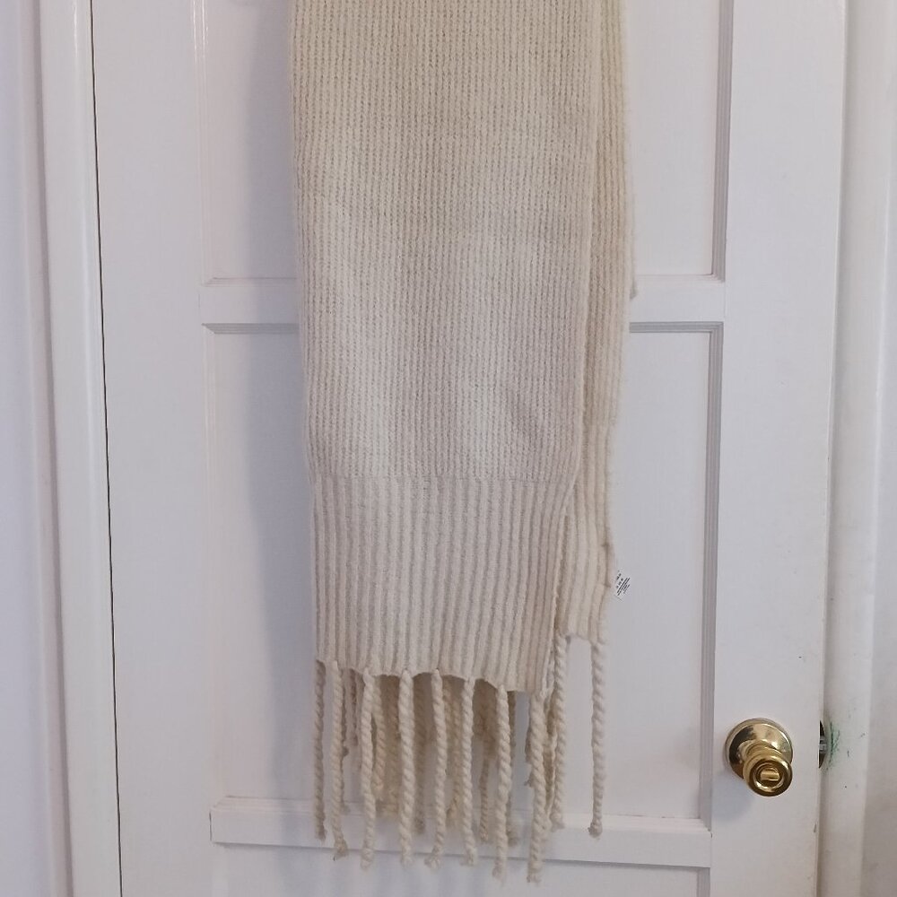 Free people scarf/wrap
